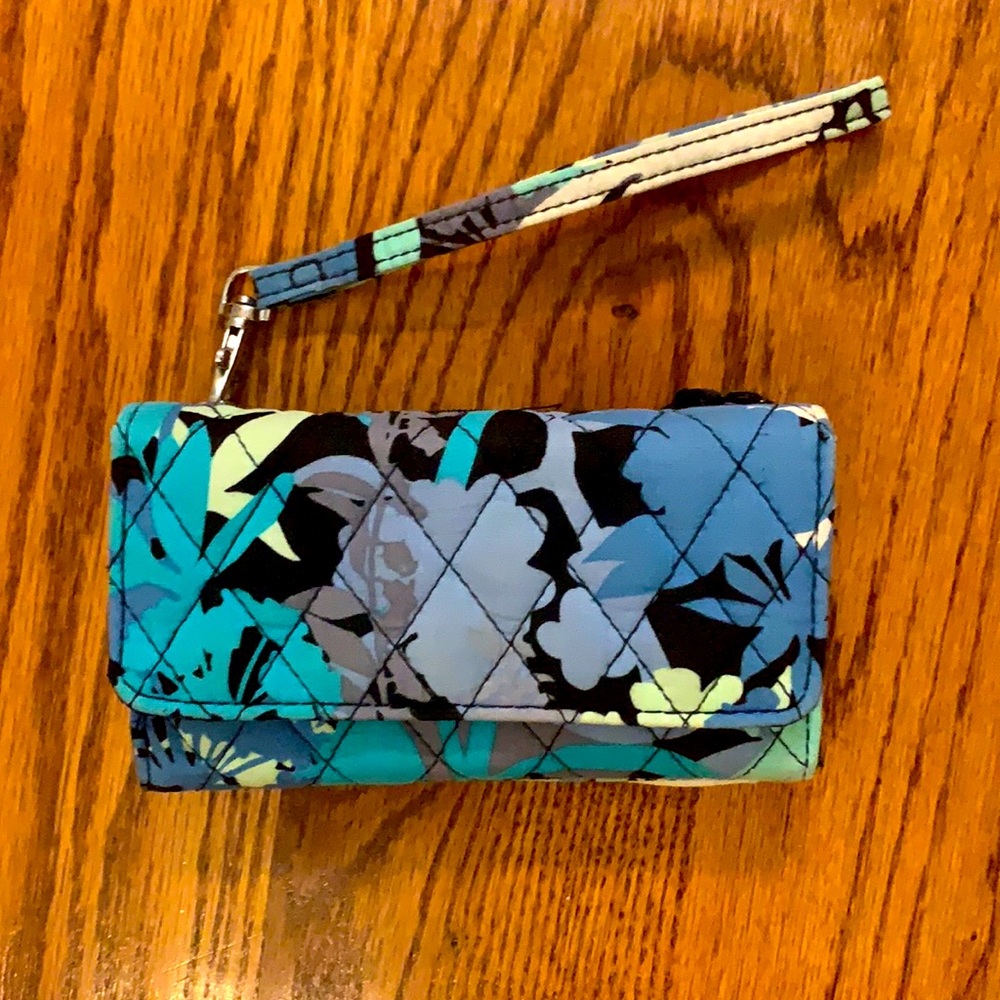 Vera Bradley Iphone Wristlet in Camofloral